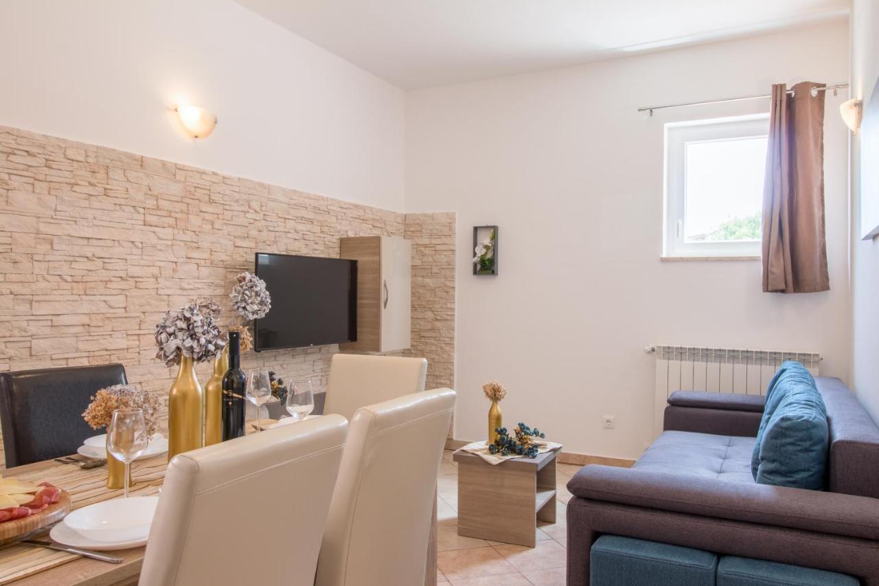 Apartments Ivica 1706 Ližnjan Εξωτερικό φωτογραφία