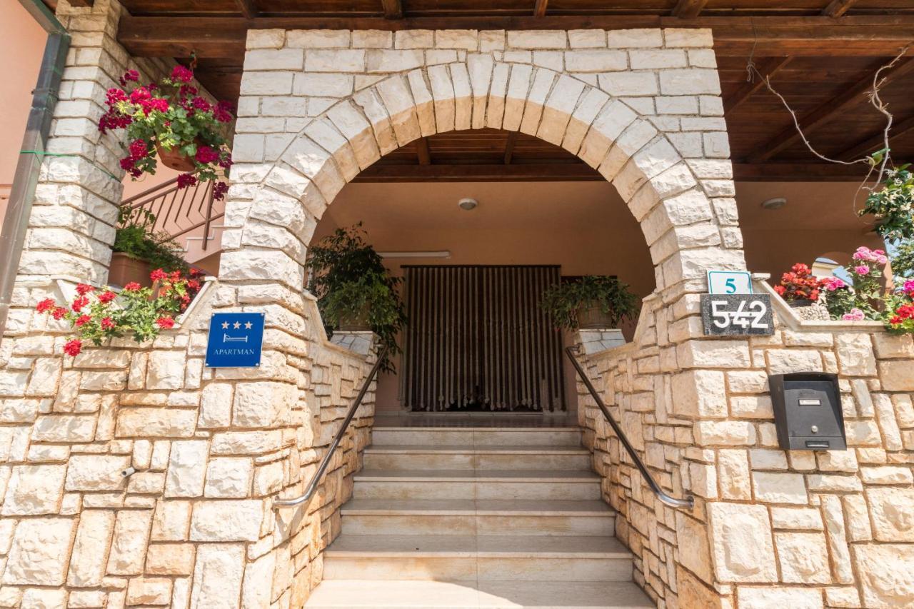 Apartments Ivica 1706 Ližnjan Εξωτερικό φωτογραφία