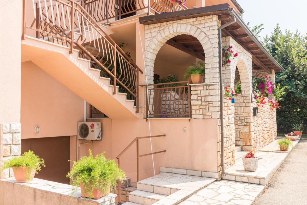 Apartments Ivica 1706 Ližnjan Εξωτερικό φωτογραφία