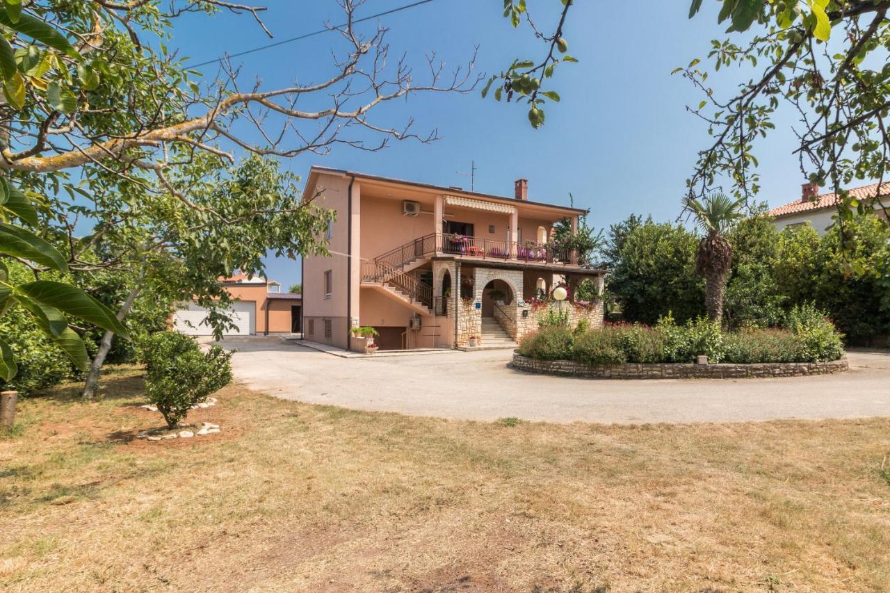Apartments Ivica 1706 Ližnjan Εξωτερικό φωτογραφία