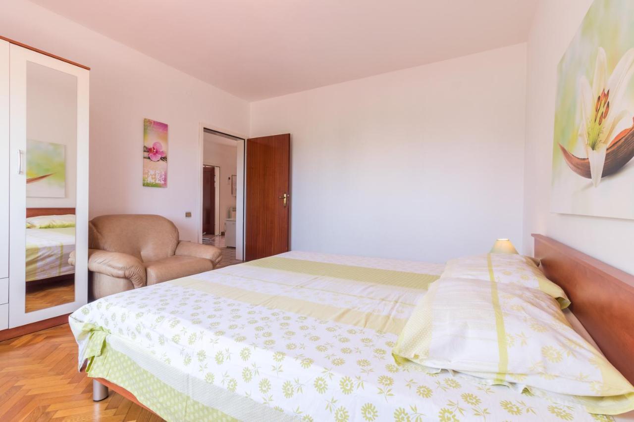 Apartments Ivica 1706 Ližnjan Εξωτερικό φωτογραφία